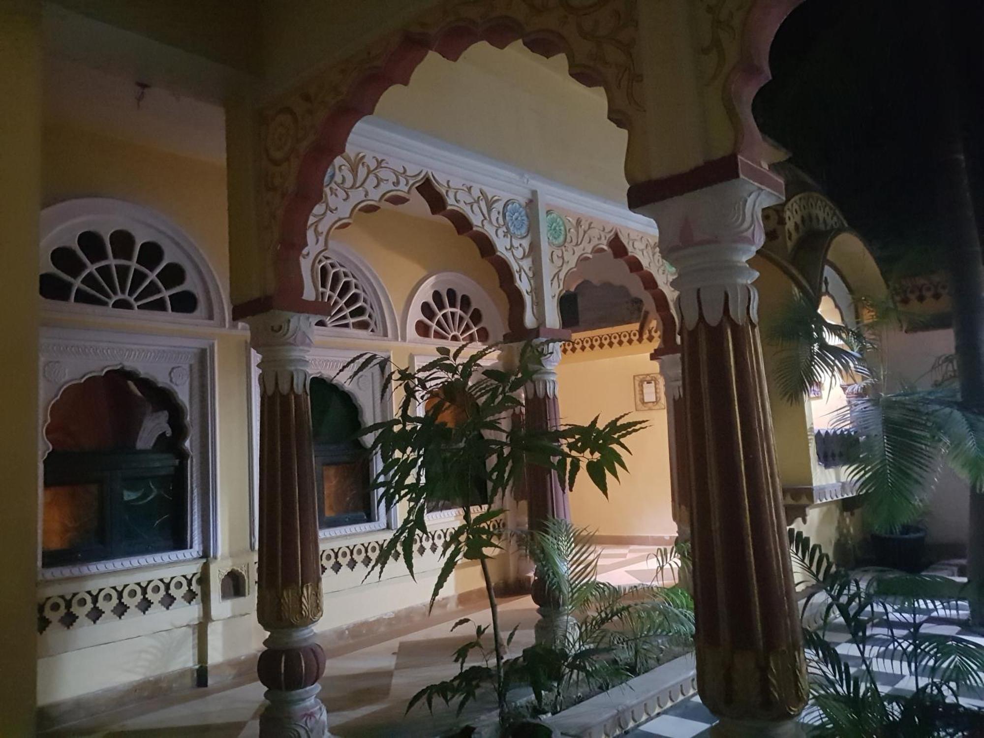 Sureli Haveli Apartman Dzsaipur Szoba fotó